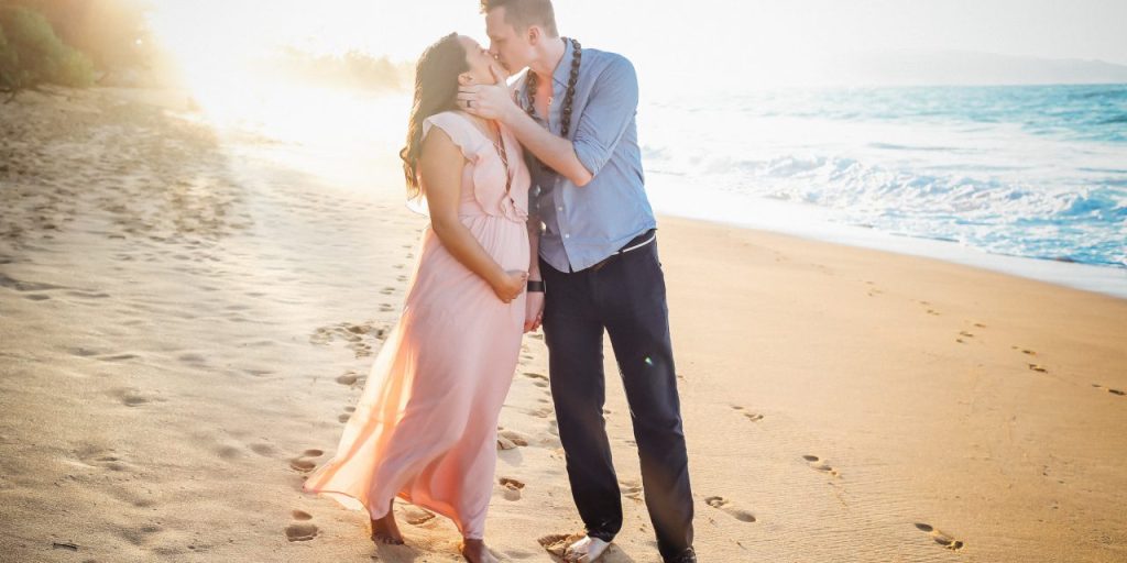 4 months pregnant: Belly, symptoms and baby development