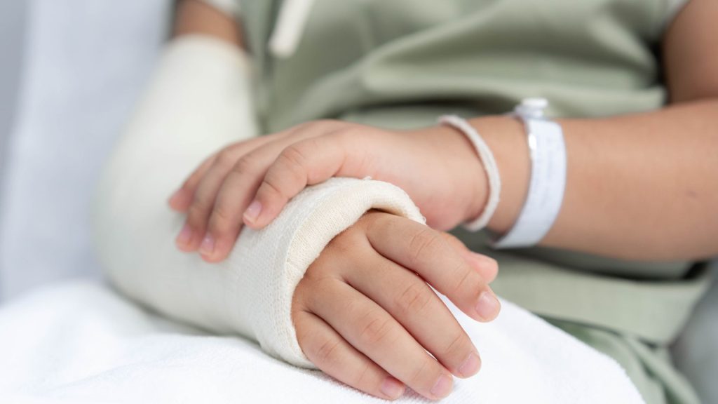 Ankle Stress Fracture Signs and Symptoms: What You Should Know