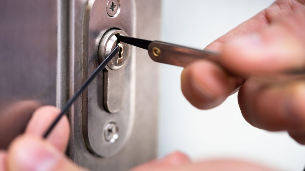 Why You Need a 24-Hour Locksmith on Speed Dial
