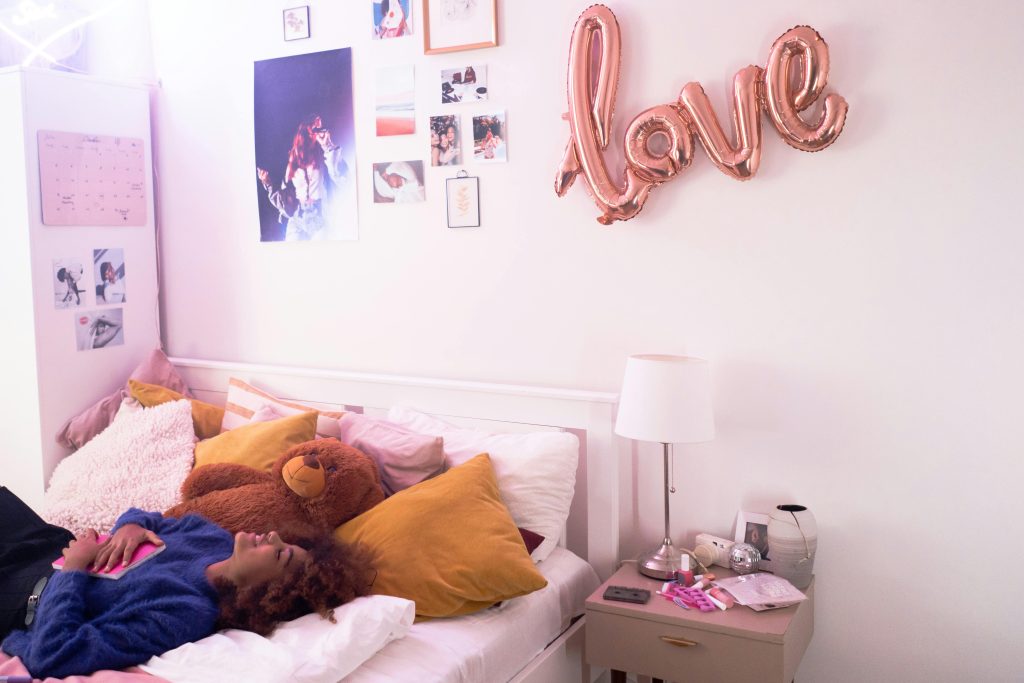 Creative Ways to Turn a Teen’s Room Into Their Own World