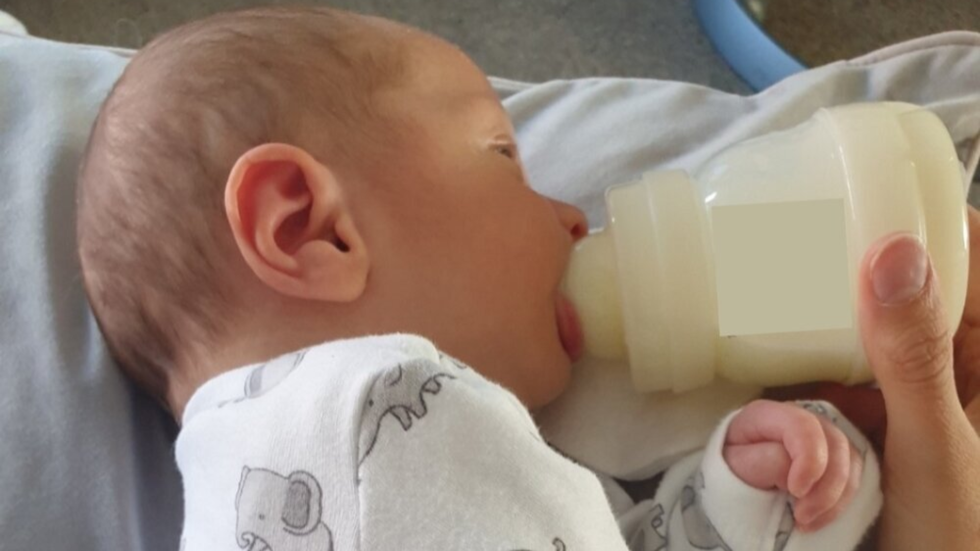 How to Position Your Baby for Side-Lying Bottle Feeding?
