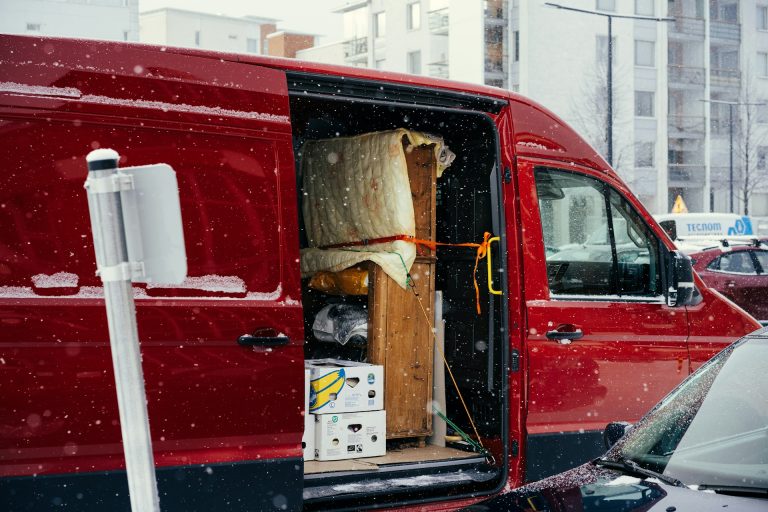Busy Mom's Guide to Finding the Right NJ Movers for Your Family