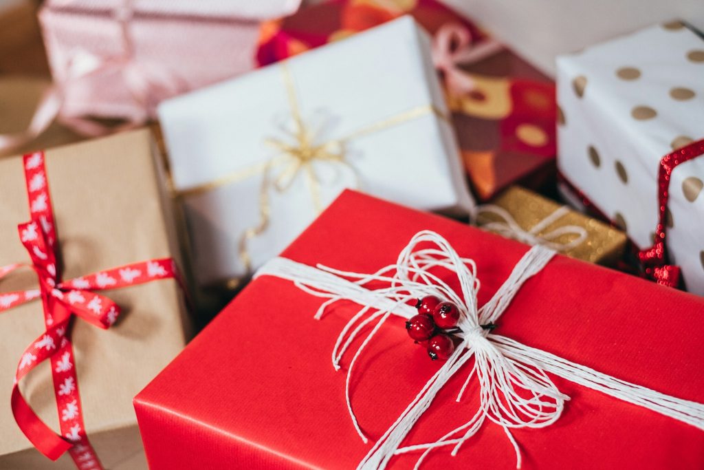 How I Chose the Top 5 Corporate Gifts for Work-from-Home Moms in Singapore