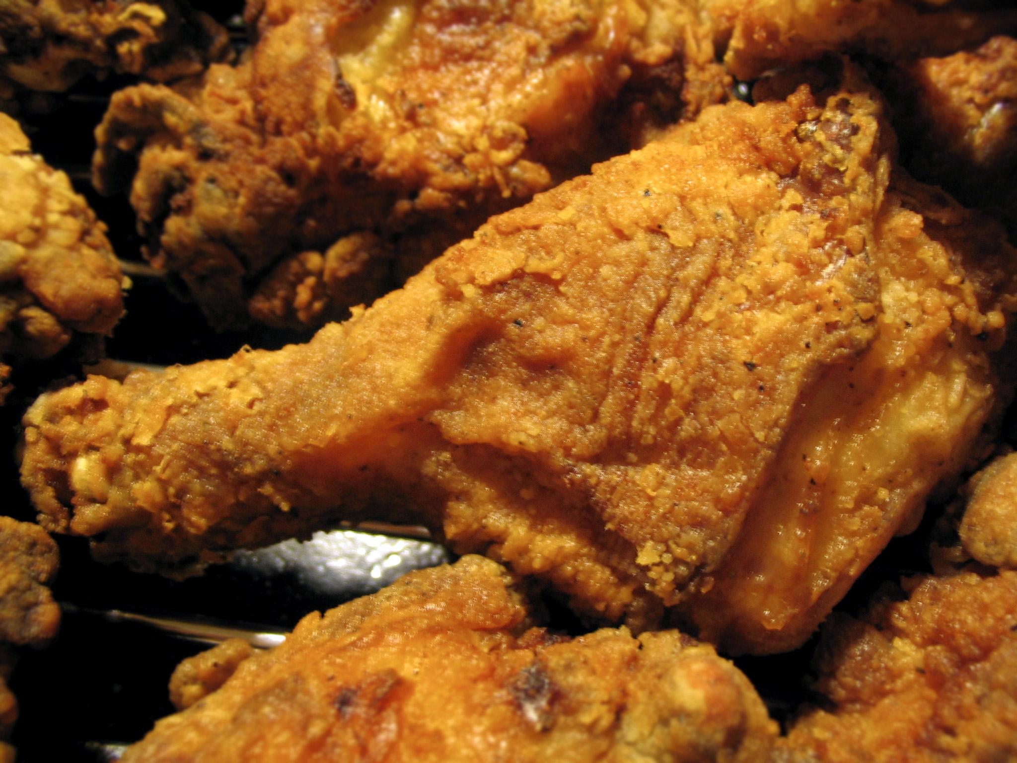 I Tried Fried Chicken From 4 Grocery Stores – Here’s the Only One I’ll Buy Again