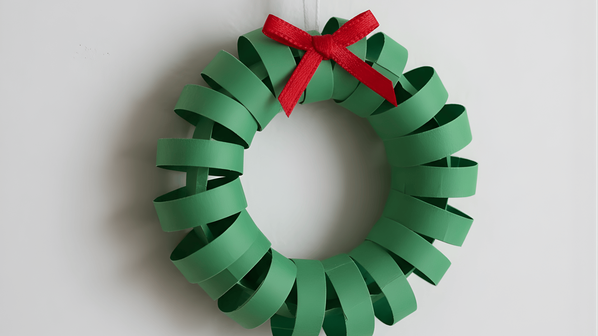 paper chain mini wreath ornament