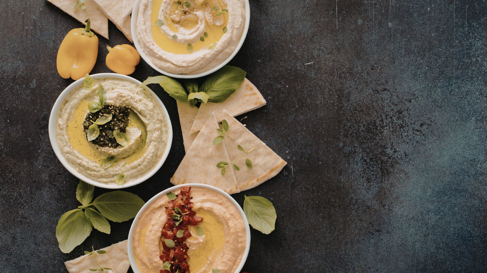 hummus with pita chips