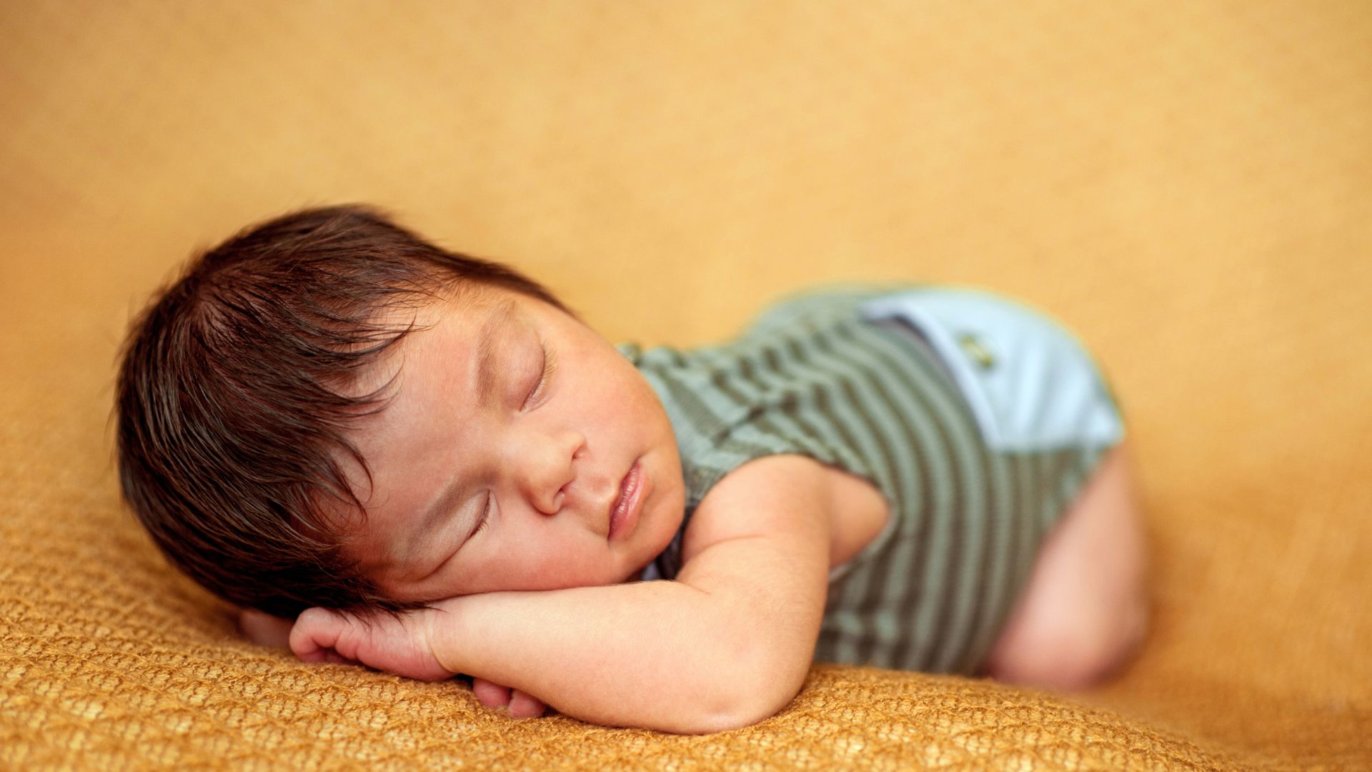 sleepy baby when to worry